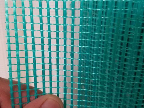 以玻璃纤维机织物为基材耐碱,产品:强度高,耐碱性好  内墙网格布所